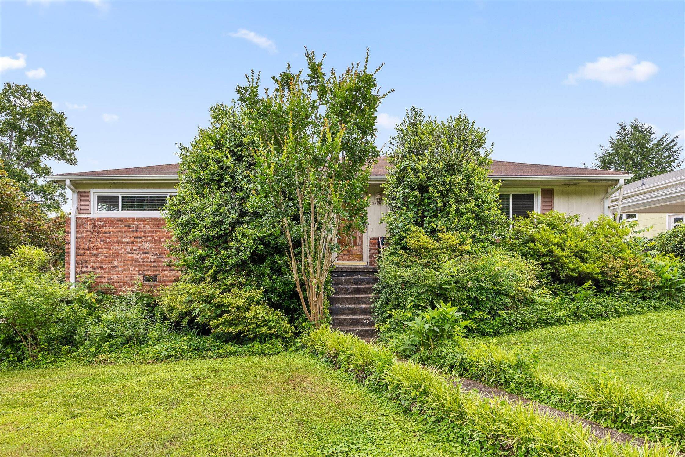 Chattanooga, TN 37415,3944 Azalean DR