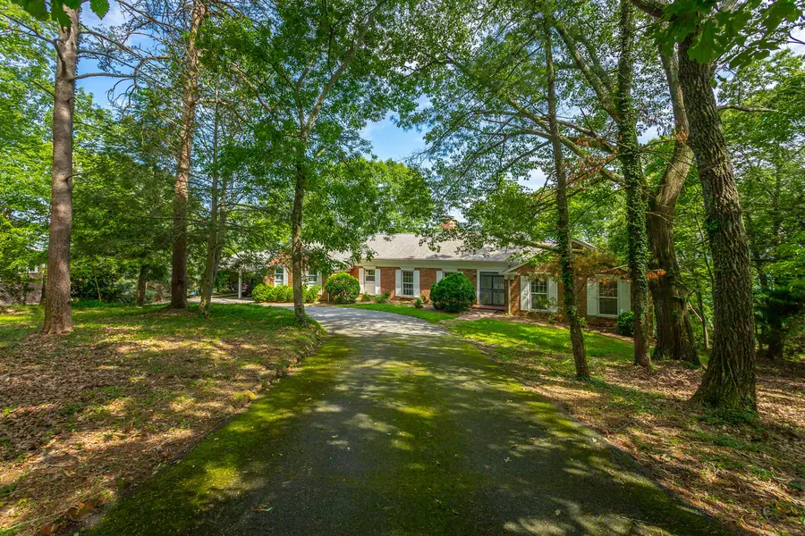 1613 Fairy Dell TRL, Lookout Mountain, GA 30750