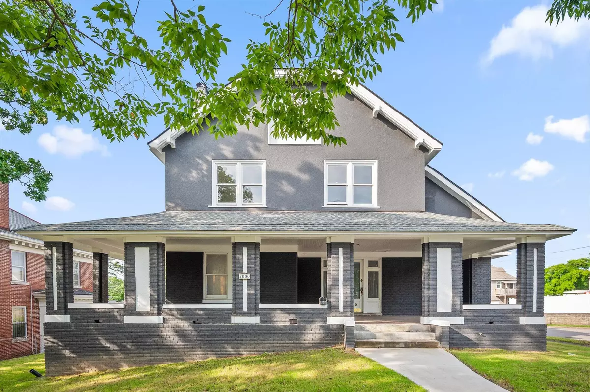Chattanooga, TN 37404,2000 Oak ST