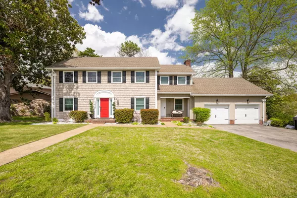 7010 Fairington CIR,  Hixson,  TN 37343