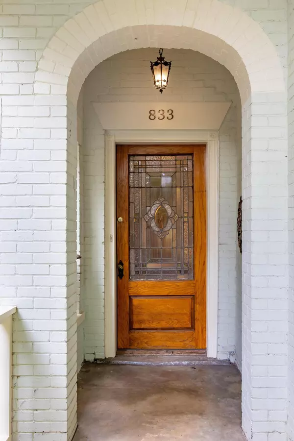 Chattanooga, TN 37403,833 Oak ST