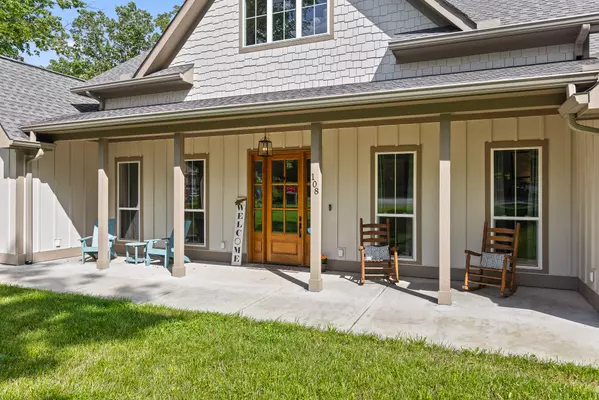 Signal Mountain, TN 37377,108 Wade RD