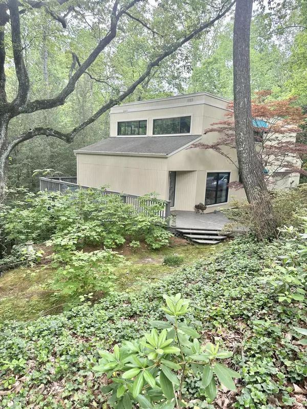 Signal Mountain, TN 37377,413 Fern TRL