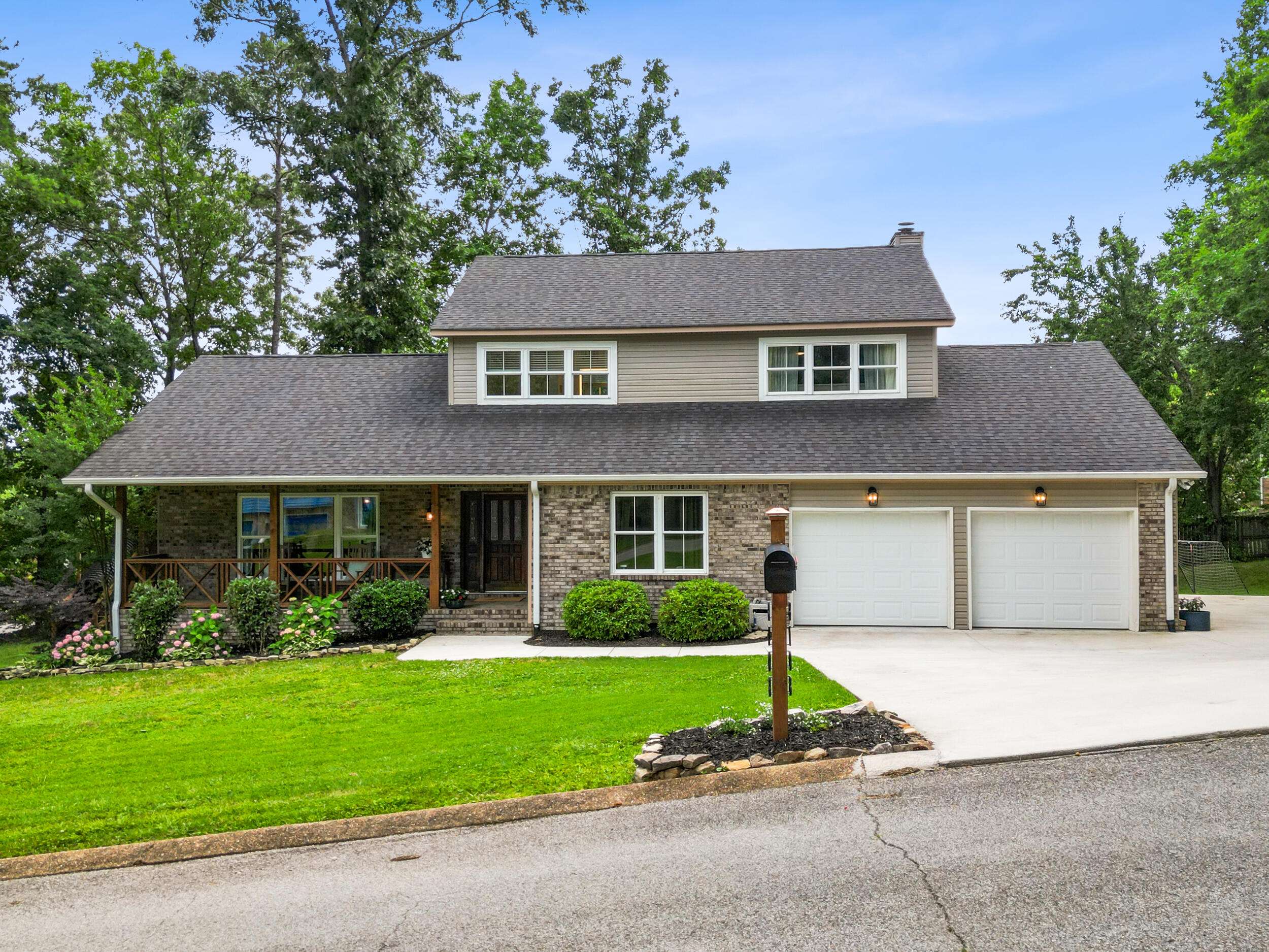8708 Misty Hollow LN, Chattanooga, TN 37421