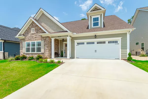 Ooltewah, TN 37363,9058 Knolling LOOP