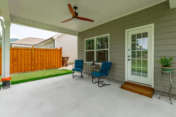 Ooltewah, TN 37363,9058 Knolling LOOP