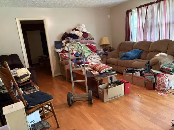 Whitwell, TN 37397,369 Green RD