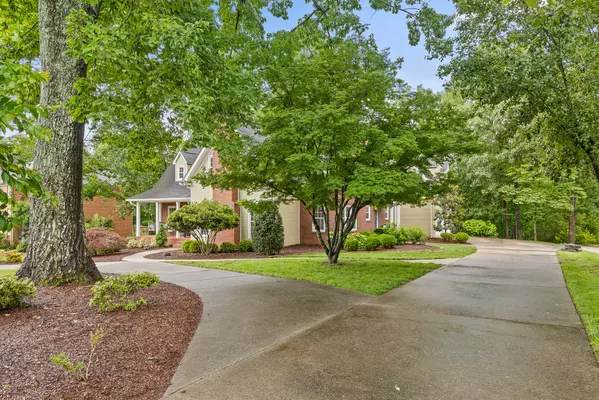 Chattanooga, TN 37421,9334 Royal Mountain DR