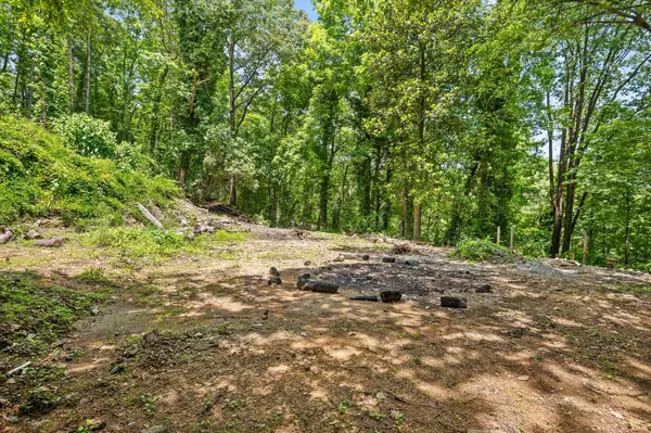 Mcdonald, TN 37353,274 Pine Hill DR