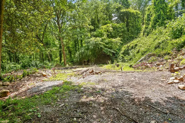 Mcdonald, TN 37353,274 Pine Hill DR