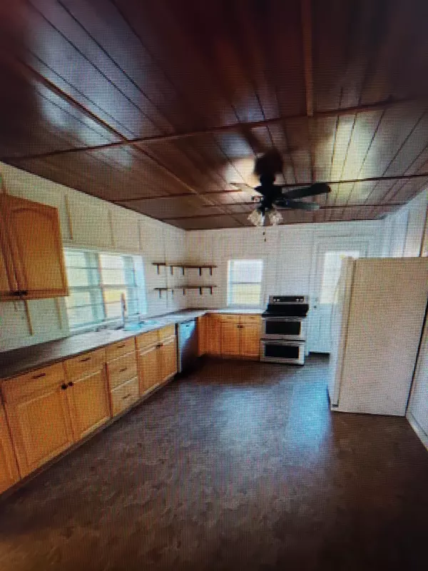 Whitwell, TN 37397,887 Magnolia AVE