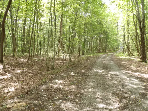 000 Maple LN, Crossville, TN 38572