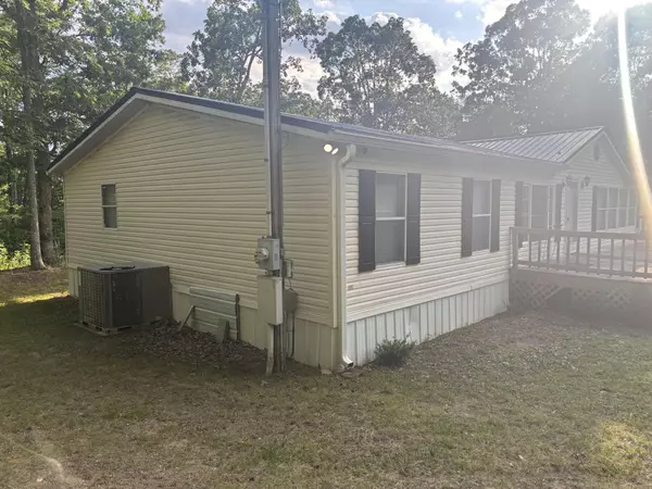 Trenton, GA 30752,888 Wells RD