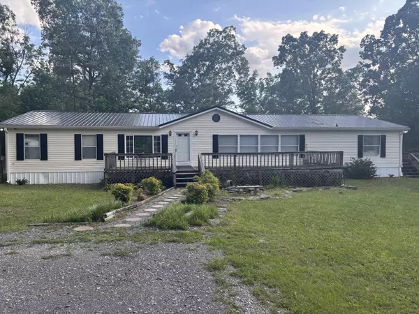 888 Wells RD, Trenton, GA 30752