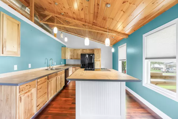 Hixson, TN 37343,7815 Parkshore CIR