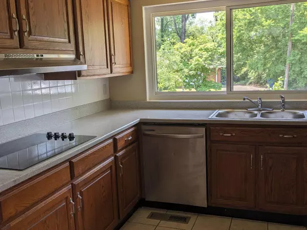 Chattanooga, TN 37411,305 Barbara CIR