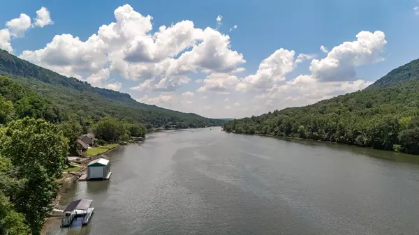 Chattanooga, TN 37405,2502 Suck Creek RD