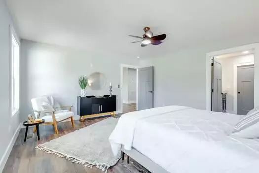 Trenton, GA 30752,738 Sells LN