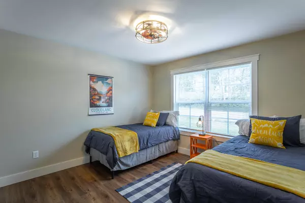 Trenton, GA 30752,738 Sells LN