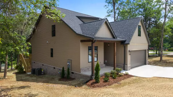 Fort Oglethorpe, GA 30742,300 Dogwood LN