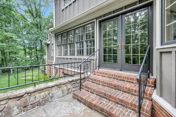 Chattanooga, TN 37419,5 Woodland WAY