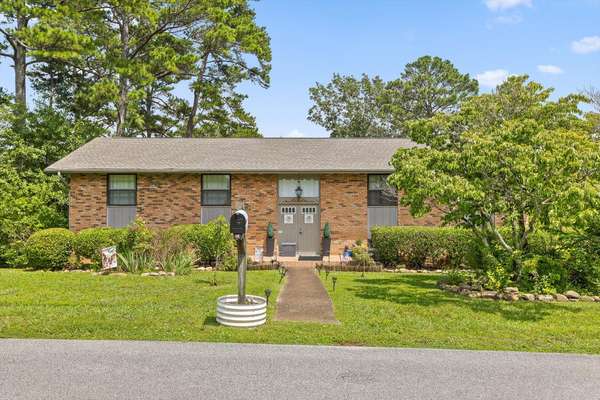 1008 Panorama DR, Chattanooga, TN 37421