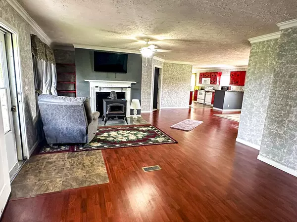 Dandridge, TN 37725,1467 Squire Fox RD