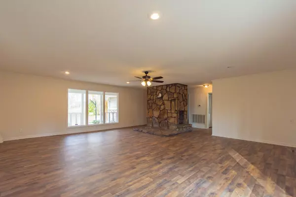 Dalton, GA 30721,136 Cochran DR