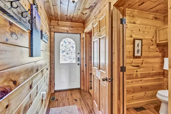 Sevierville, TN 37876,2054 Oakmont DR
