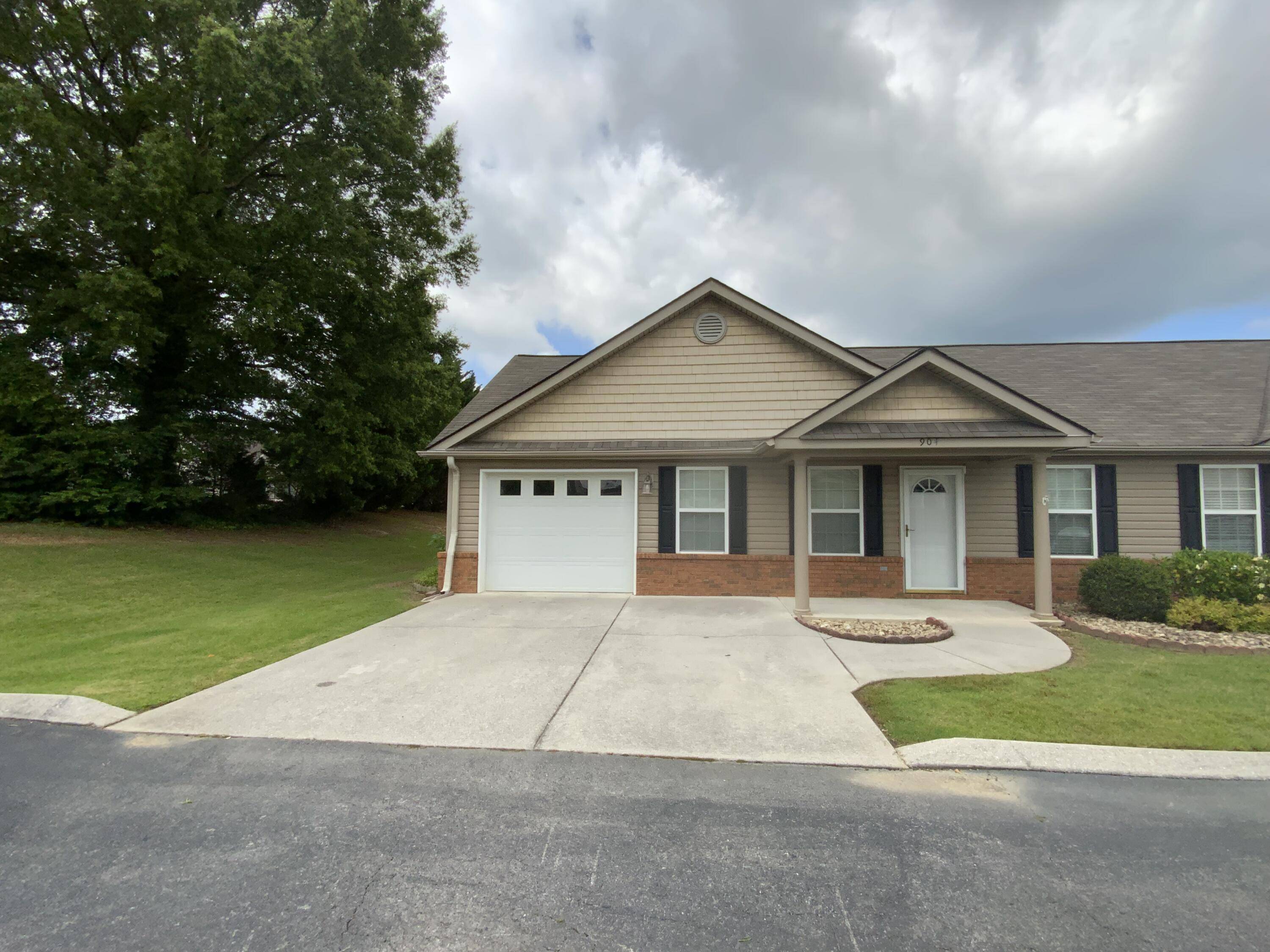 904 Cedar Creek DR, Rossville, GA 30741