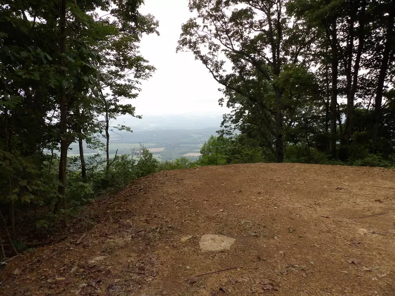 098 Porch Rock RD, Pikeville, TN 37367