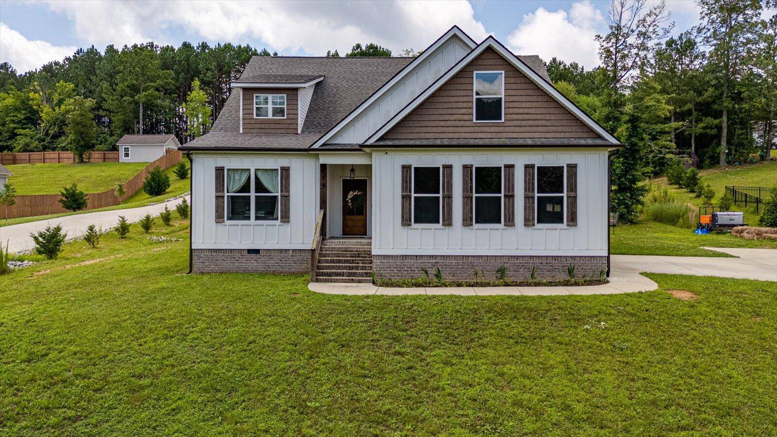 853 Dedmon RD, Ringgold, GA 30736