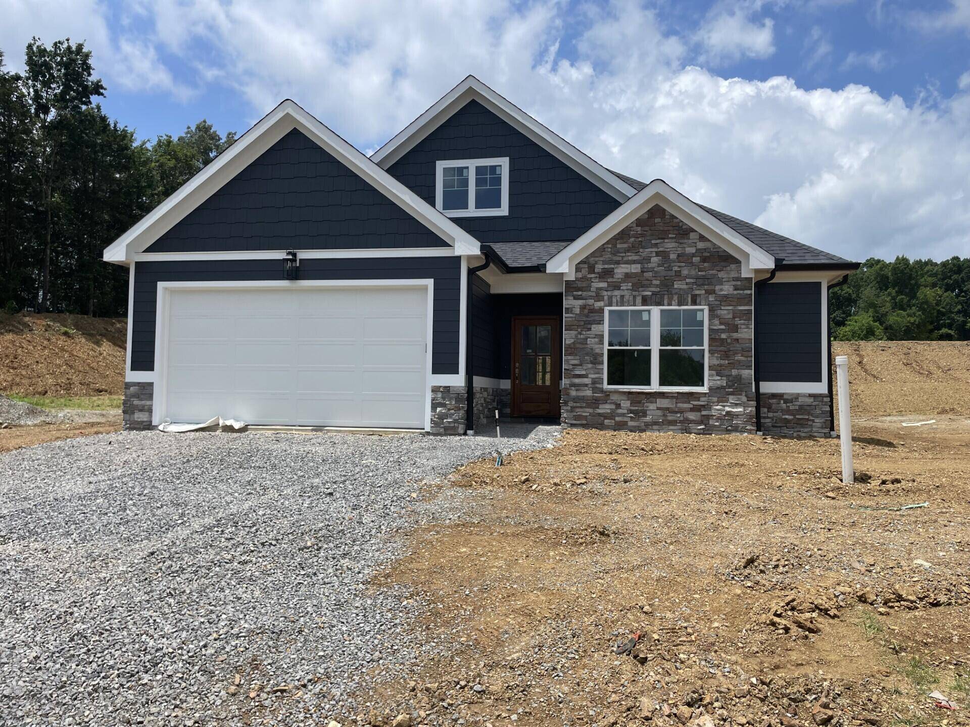 5111 Ella DR, Cleveland, TN 37312