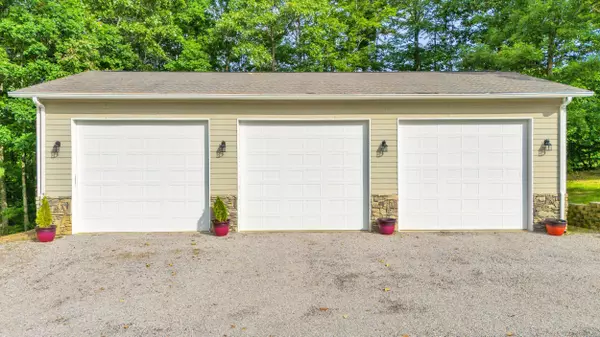 Signal Mountain, TN 37377,361 Pine Ridge DR