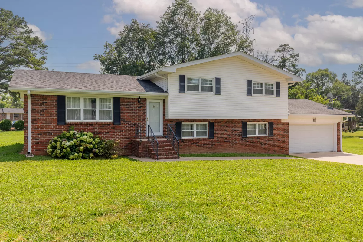 Fort Oglethorpe, GA 30742,19 Hickory LN