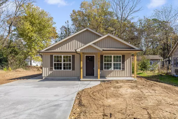 916 Avenue, Dalton, GA 30721