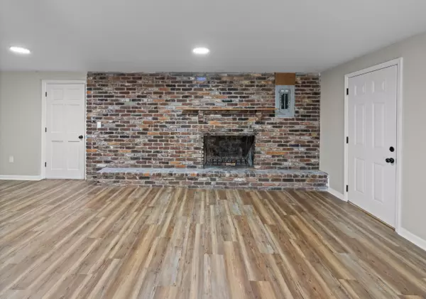 Chattanooga, TN 37406,3015 Towerway DR