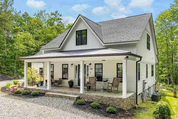 Signal Mountain, TN 37377,858 Walden DR