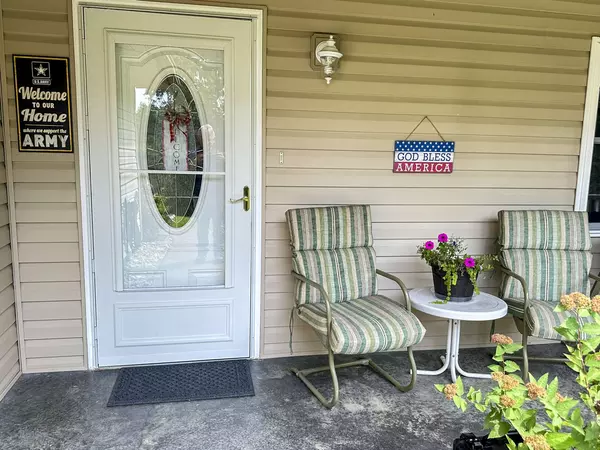 Dandridge, TN 37725,1733 Oakdale DR