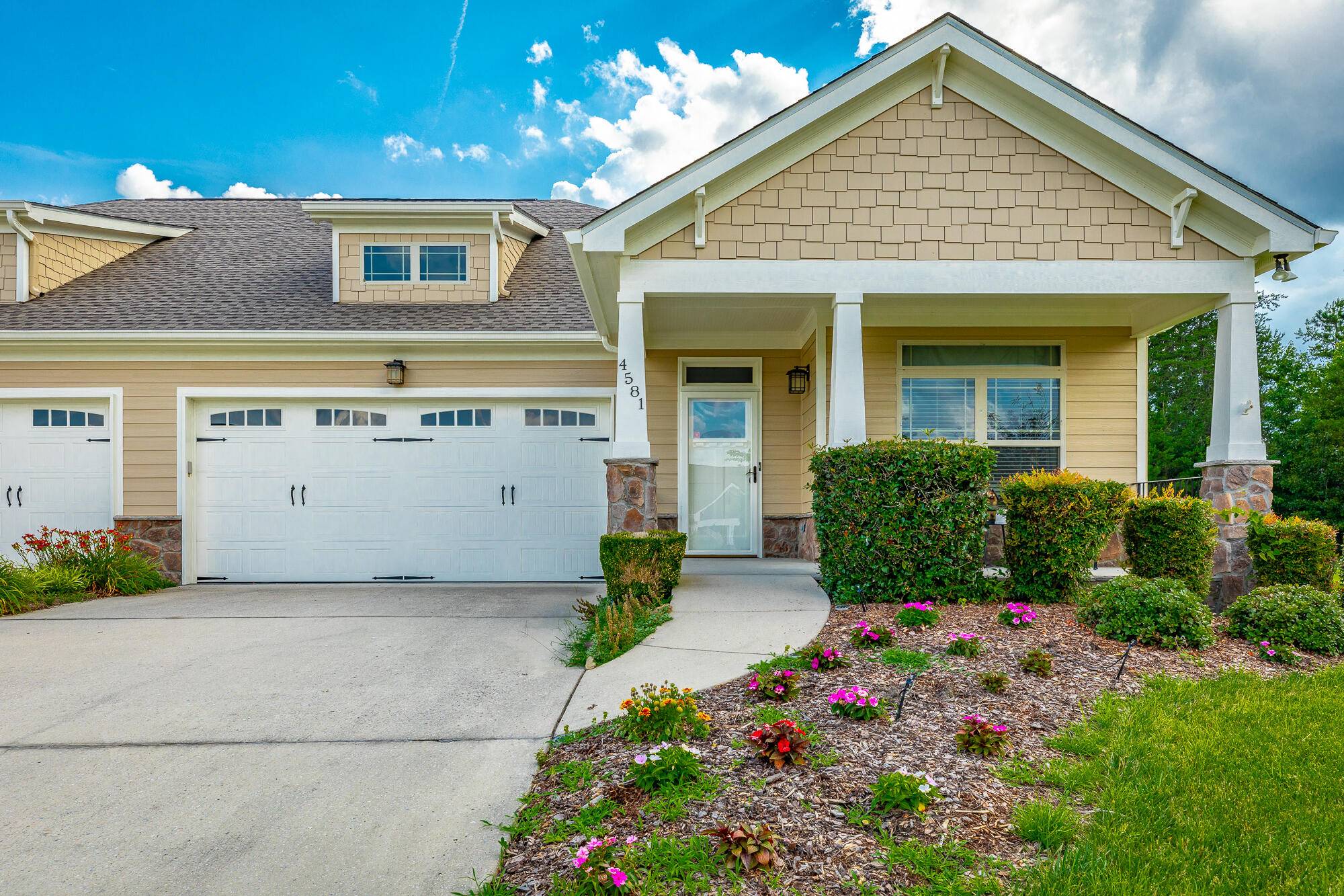 Ooltewah, TN 37363,4581 Sweet Berry LN