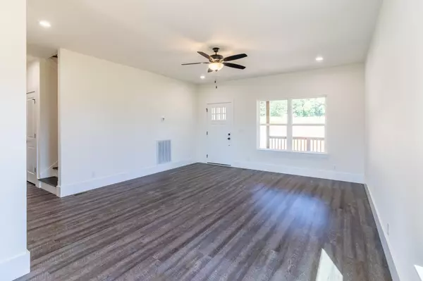 Dunlap, TN 37327,91 Lightning LN