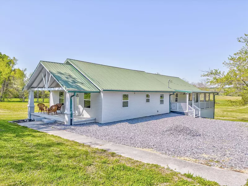 4976 Stewart RD, Tunnel Hill, GA 30755