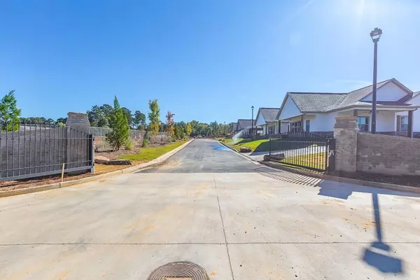 Chatsworth, GA 30705,71 Maddox LN