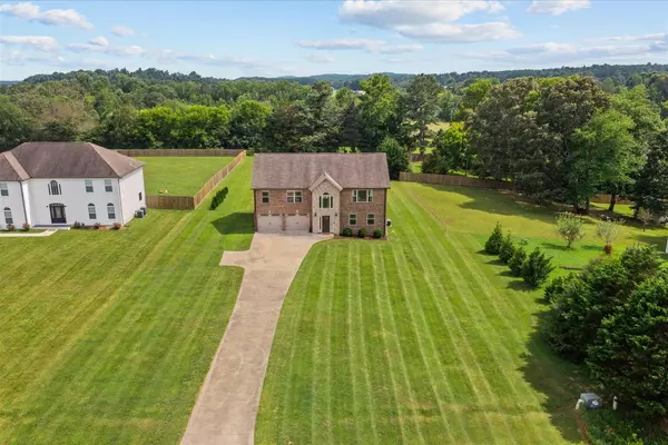 Dalton, GA 30721,1010 Country Meadows LN