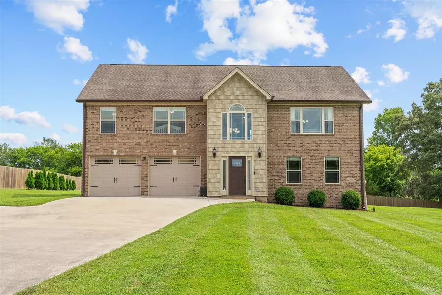 1010 Country Meadows LN, Dalton, GA 30721