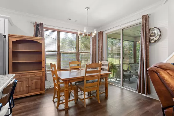 Ooltewah, TN 37363,7183 Mercedes LN