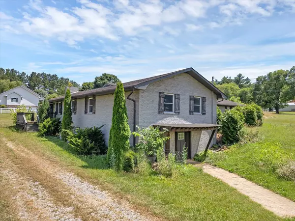 Maryville, TN 37801,3846 Morganton RD