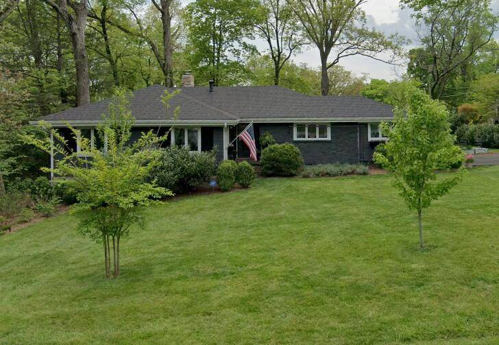 210 Hardy RD, Lookout Mountain, GA 30750