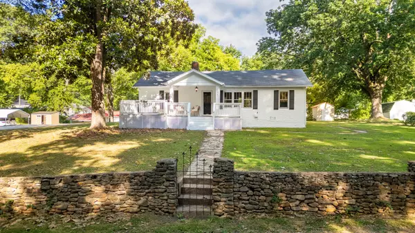 11387 Spring ST,  Soddy Daisy,  TN 37379