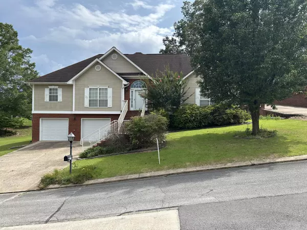 2548 Chimney Lake CIR, Soddy Daisy, TN 37379